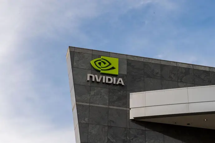 China señala que Nvidia podría enfrentar sanciones por infracciones antimonopolio del 10% de sus