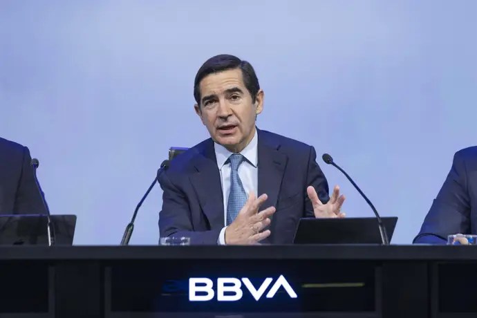BBVA incrementa su OPA sobre Banco Sabadell un 10% con una oferta completamente en acciones