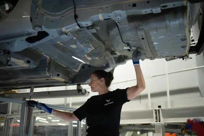 La producción industrial crece un 0,4% en agosto y acumula tres meses de aumentos