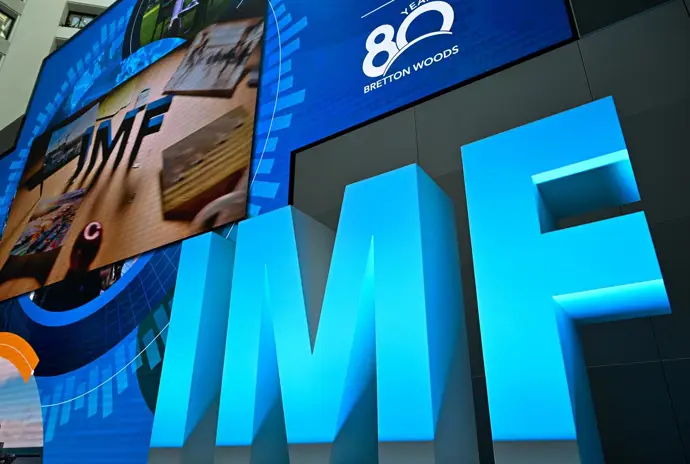 El FMI prevé que la deuda global alcanzará el 100% del PIB en 2029, el nivel más alto desde 1948