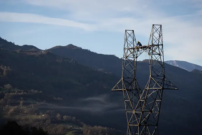 La Asociación para la Transición Energética solicita a la CNMC cambiar la normativa sobre redes