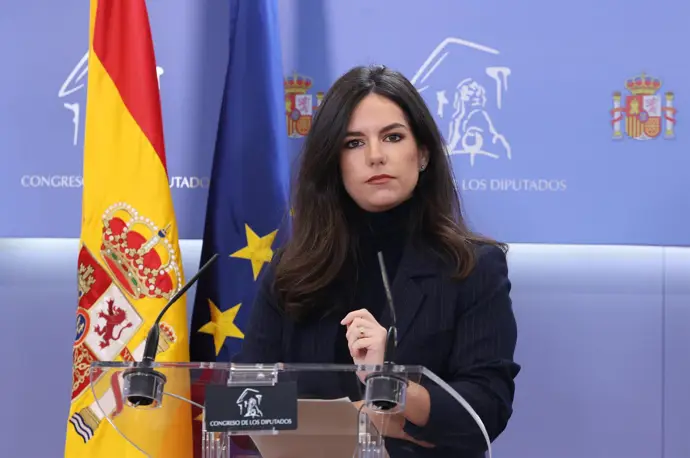 Vox exige respuestas a Óscar Puente, Renfe y Adif tras el incidente en Adamuz: "Viajar en España