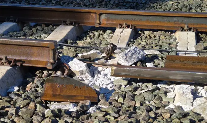 Puente señala que el carril del tren Iryo es nuevo, producido en 2023 e instalado en 2025