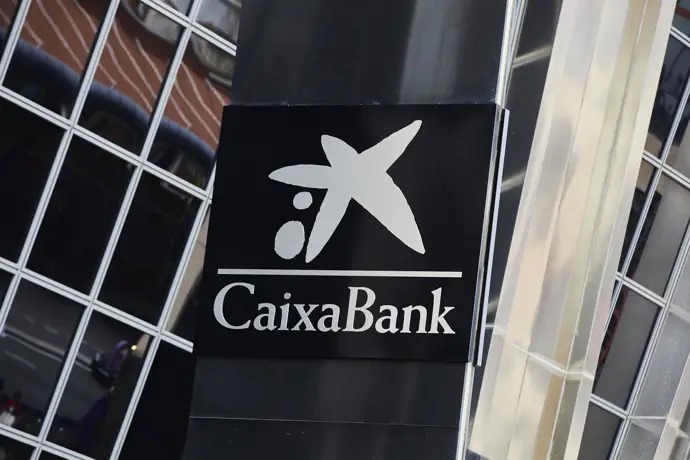 CaixaBank lleva a cabo el 40,5% de su programa actual de recompra de acciones