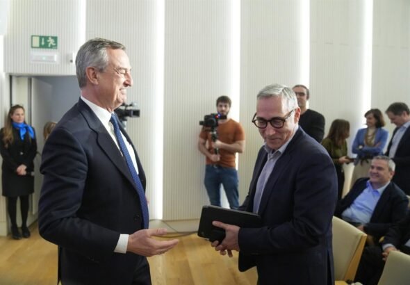 González-Bueno (Banco Sabadell) afirma que su sucesor evitará la "parálisis" en la entidad