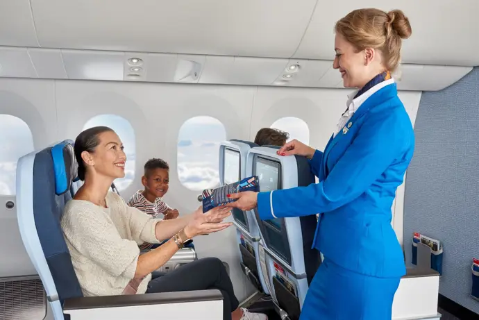 Sumar solicita en el Congreso jubilación anticipada para azafatas de vuelo, similar a la de pilotos