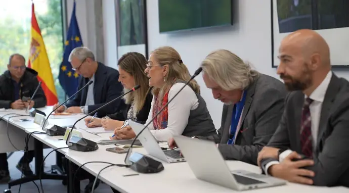 Gobierno y sindicatos se encuentran la próxima semana para abordar las 35 horas en la AGE,