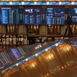 El Ibex 35 alcanza casi los 17.000 puntos tras un avance del 0,99%, mientras el crudo está en 113