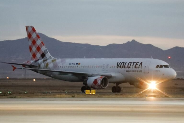 Volotea suspende vuelos debido al incremento de los precios del combustible