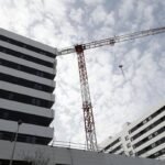 La actividad en el sector de la construcción cae un 10,3% en febrero, según datos del INE