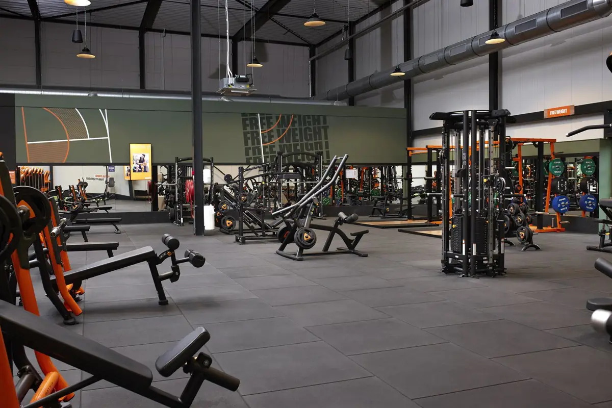 Basic-Fit alerta de un acceso no autorizado que ha afectado a datos personales y bancarios de sus