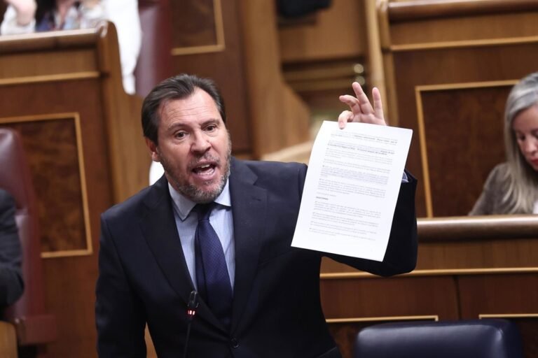 Óscar Puente exige a Moreno que asuma su responsabilidad por la "negligencia" del 112 en Adamuz