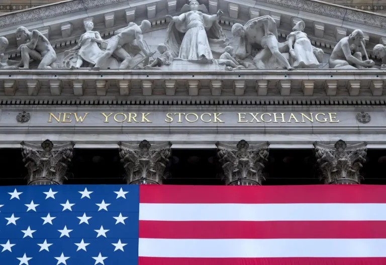 Wall Street se eleva tras la reapertura del estrecho de Ormuz, S&P 500 y Nasdaq alcanzan máximos