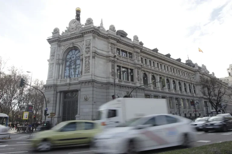 El Banco de España defiende el uso del efectivo a un año del apagón financiero